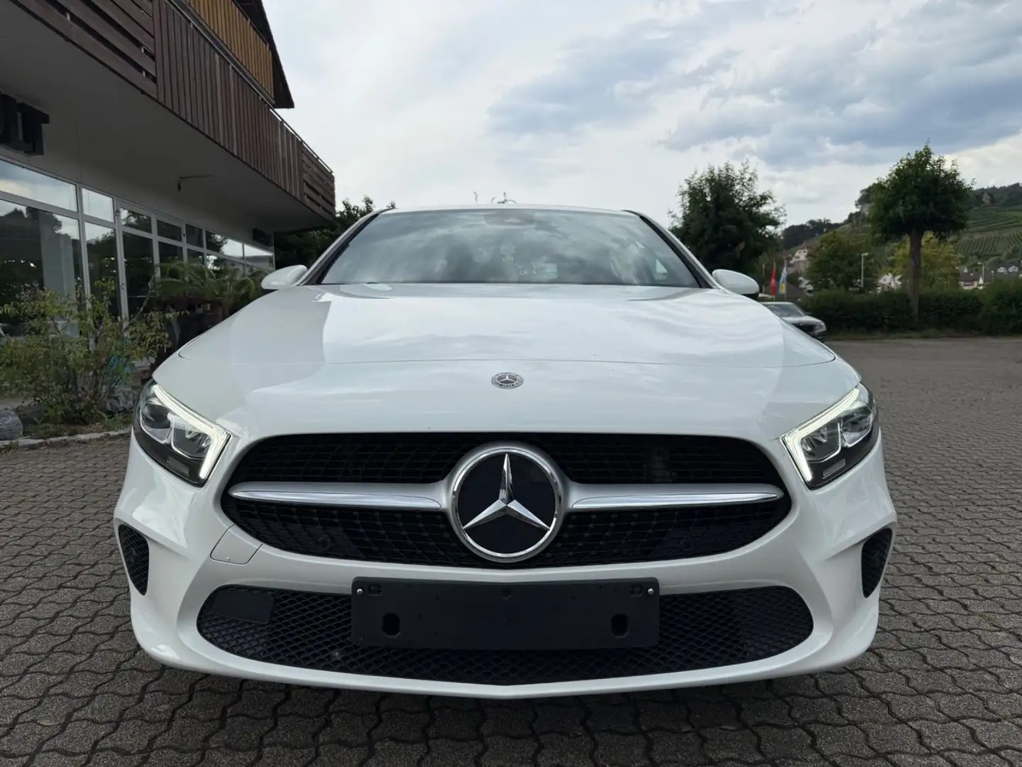 Mercedes-Benz A 200 *7G-DCT*Progressive*NAVI*LED*PDC*EU6dT* Alb - 2