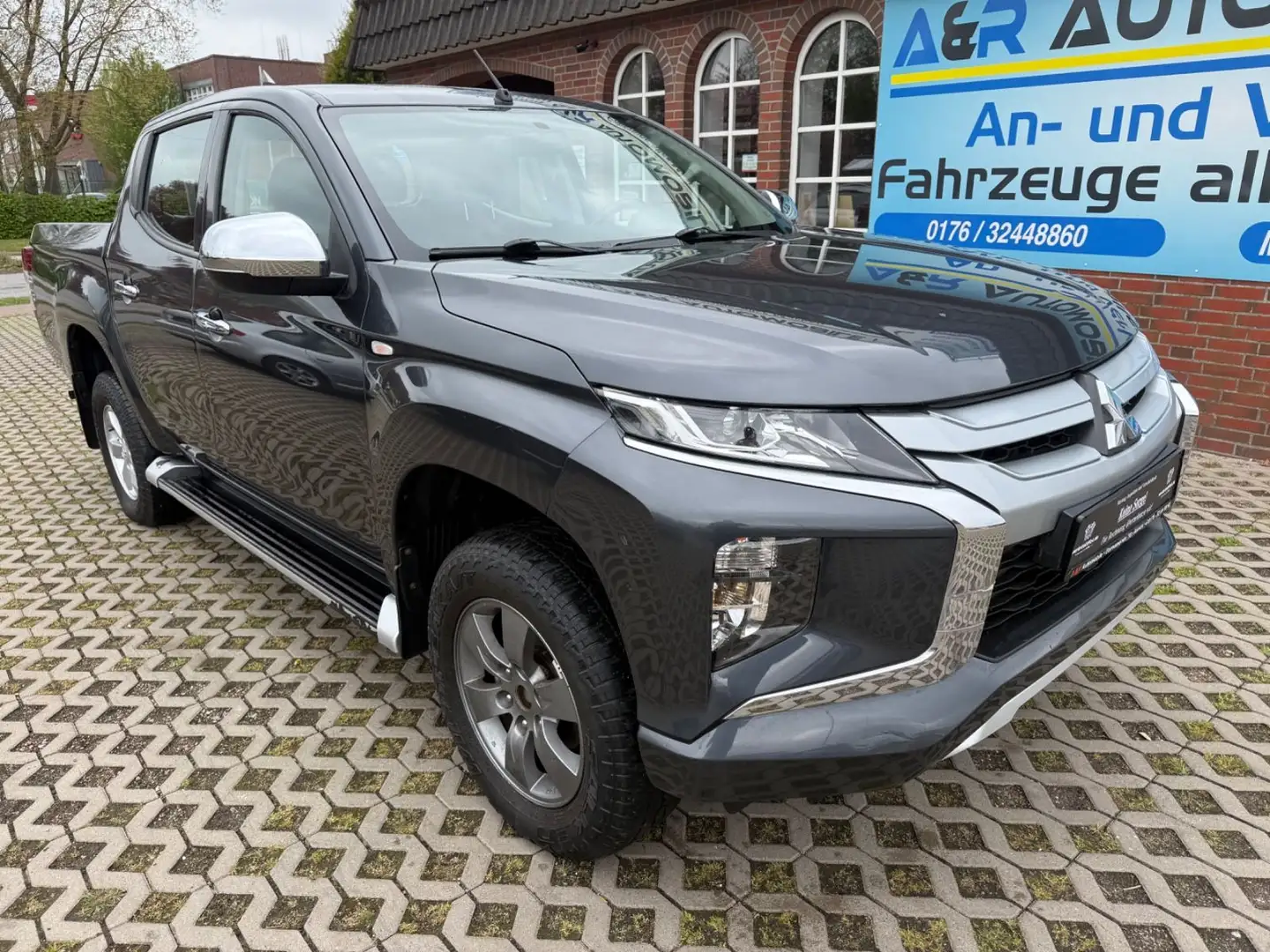 Mitsubishi L200 Basis Doppelkabine 4WD TÜV INSP GARANTIE Grau - 1