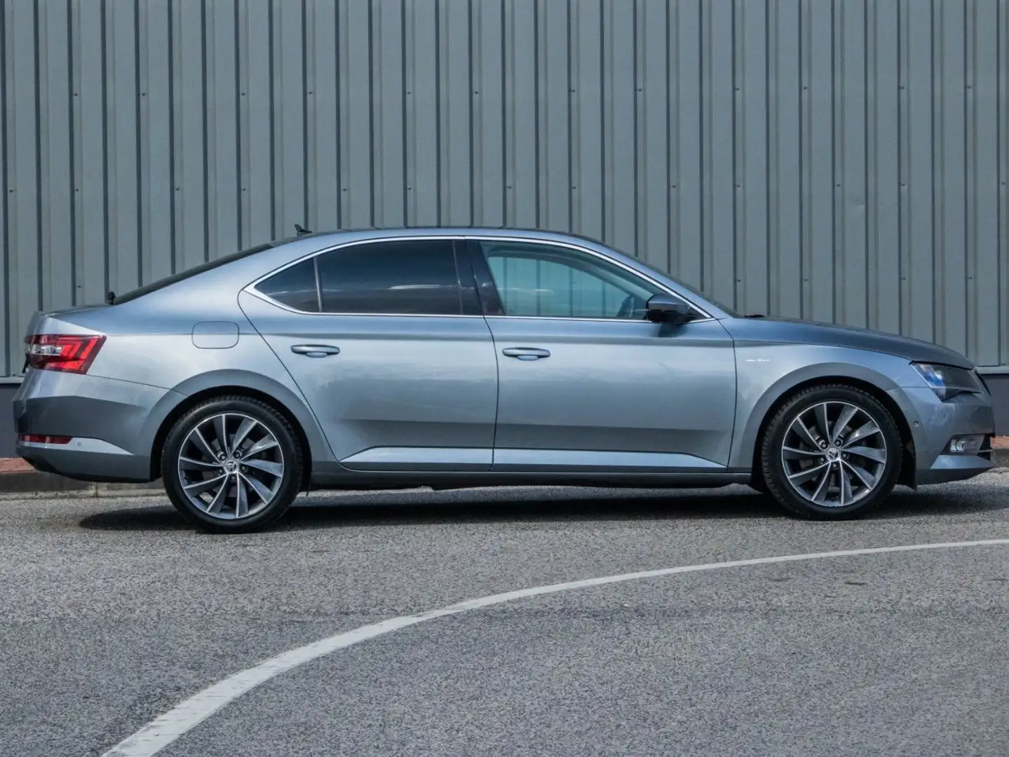 Skoda Superb Superb 2.0 TDI DSG L&K CANTON, Leder Grey - 2