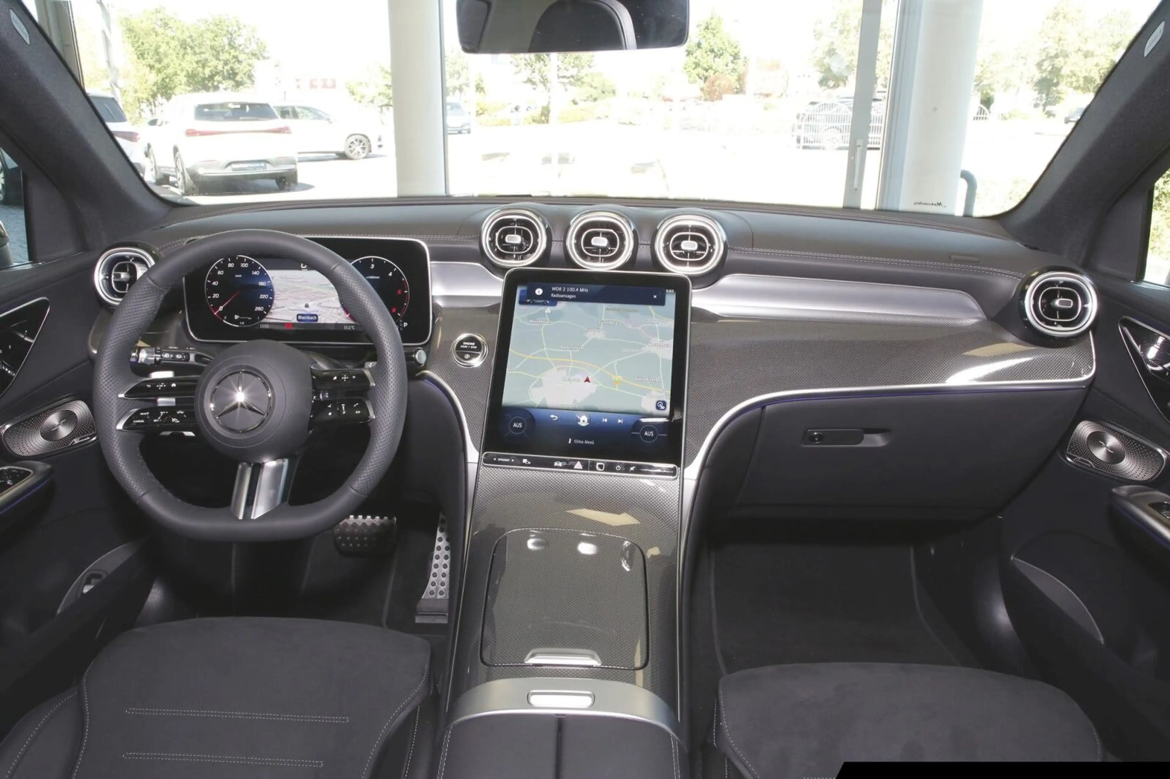 Mercedes-Benz GLC 220 GLC 220 d 4M AMG Night/Pano/Distr/360°/AHK — photo 10