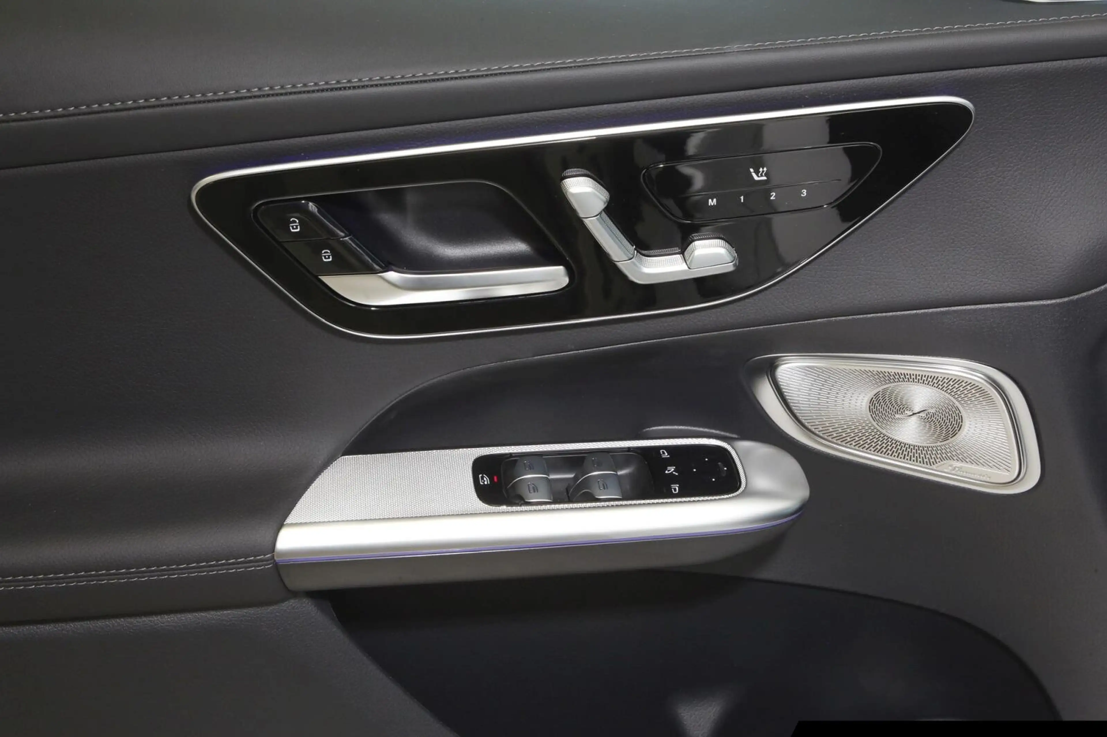 Mercedes-Benz GLC 220 GLC 220 d 4M AMG Night/Pano/Distr/360°/AHK — photo 14