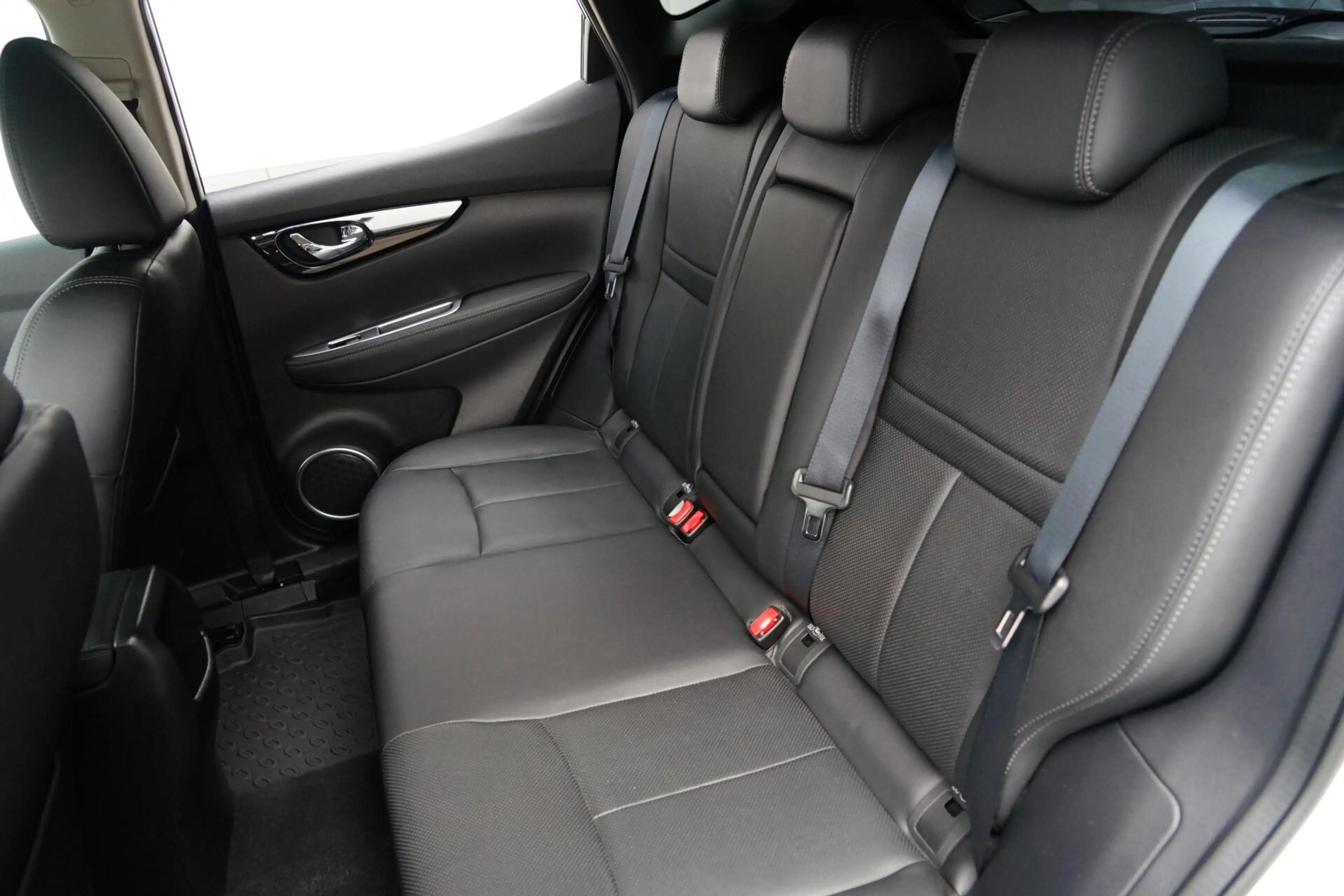 Nissan Qashqai 1.2 Tekna, NL, 1 eig. 360 cam. pano, leder, keyles — photo 7