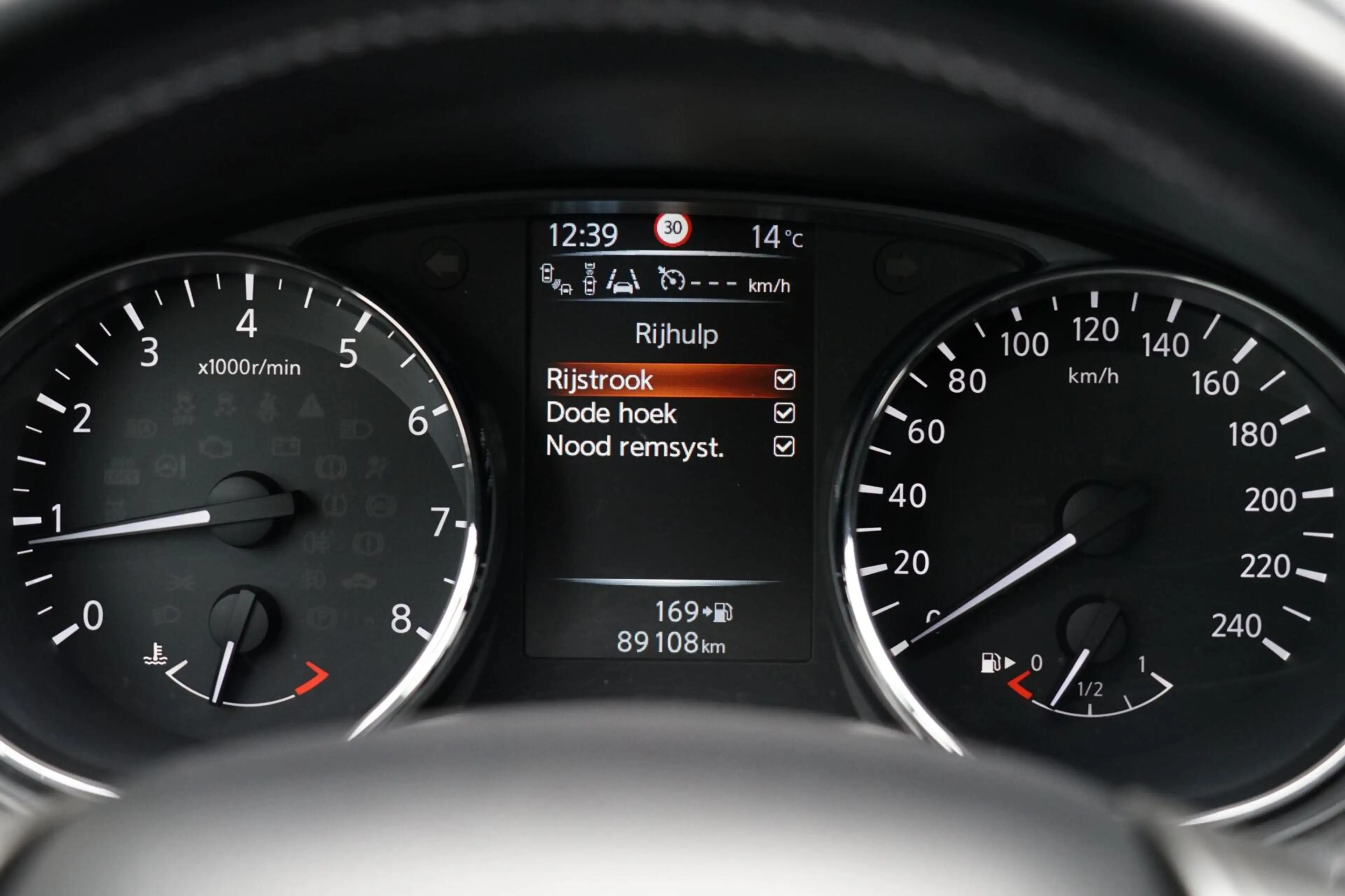 Nissan Qashqai 1.2 Tekna, NL, 1 eig. 360 cam. pano, leder, keyles — photo 26