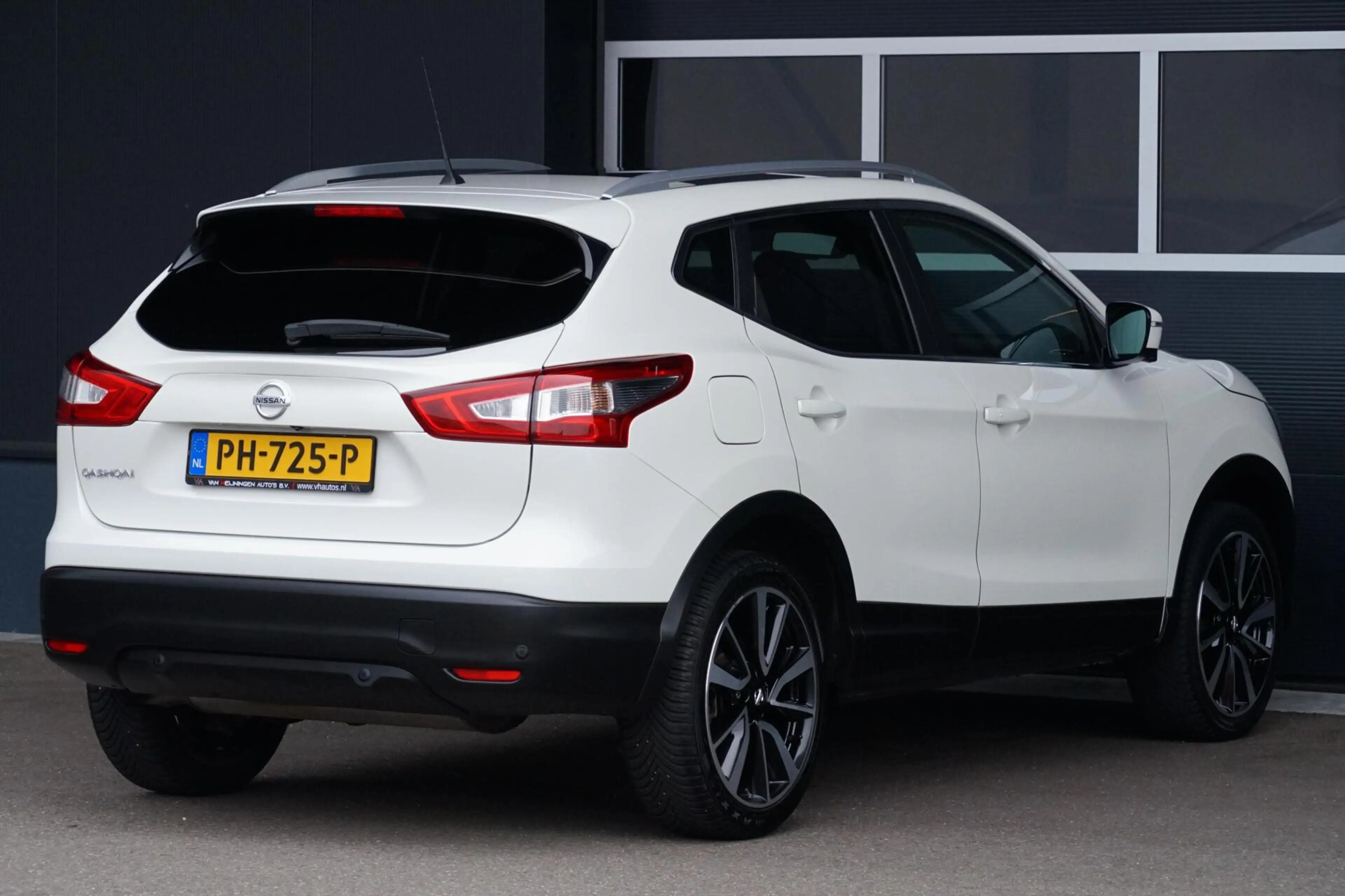 Nissan Qashqai 1.2 Tekna, NL, 1 eig. 360 cam. pano, leder, keyles — photo 31