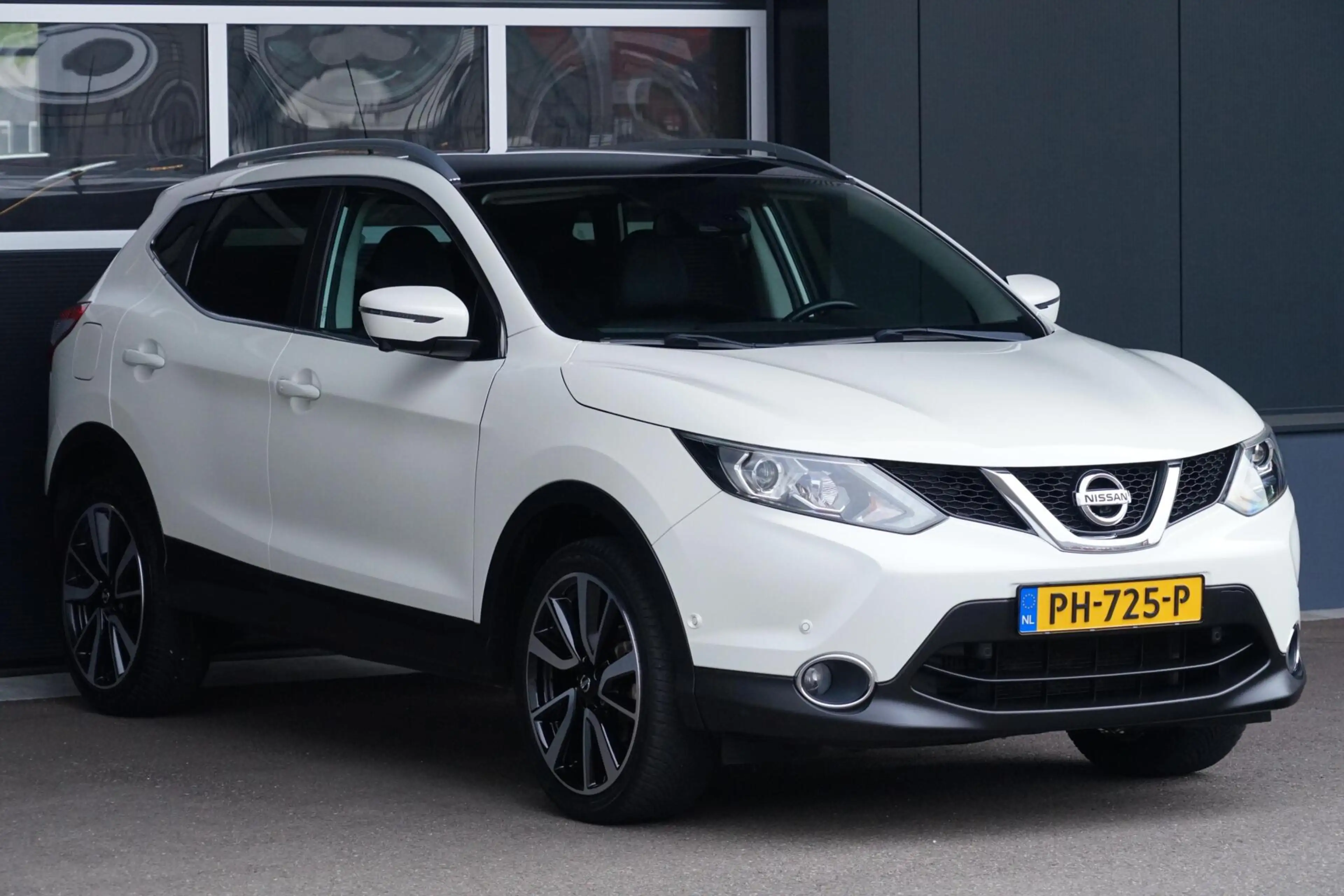 Nissan Qashqai 1.2 Tekna, NL, 1 eig. 360 cam. pano, leder, keyles — photo 29