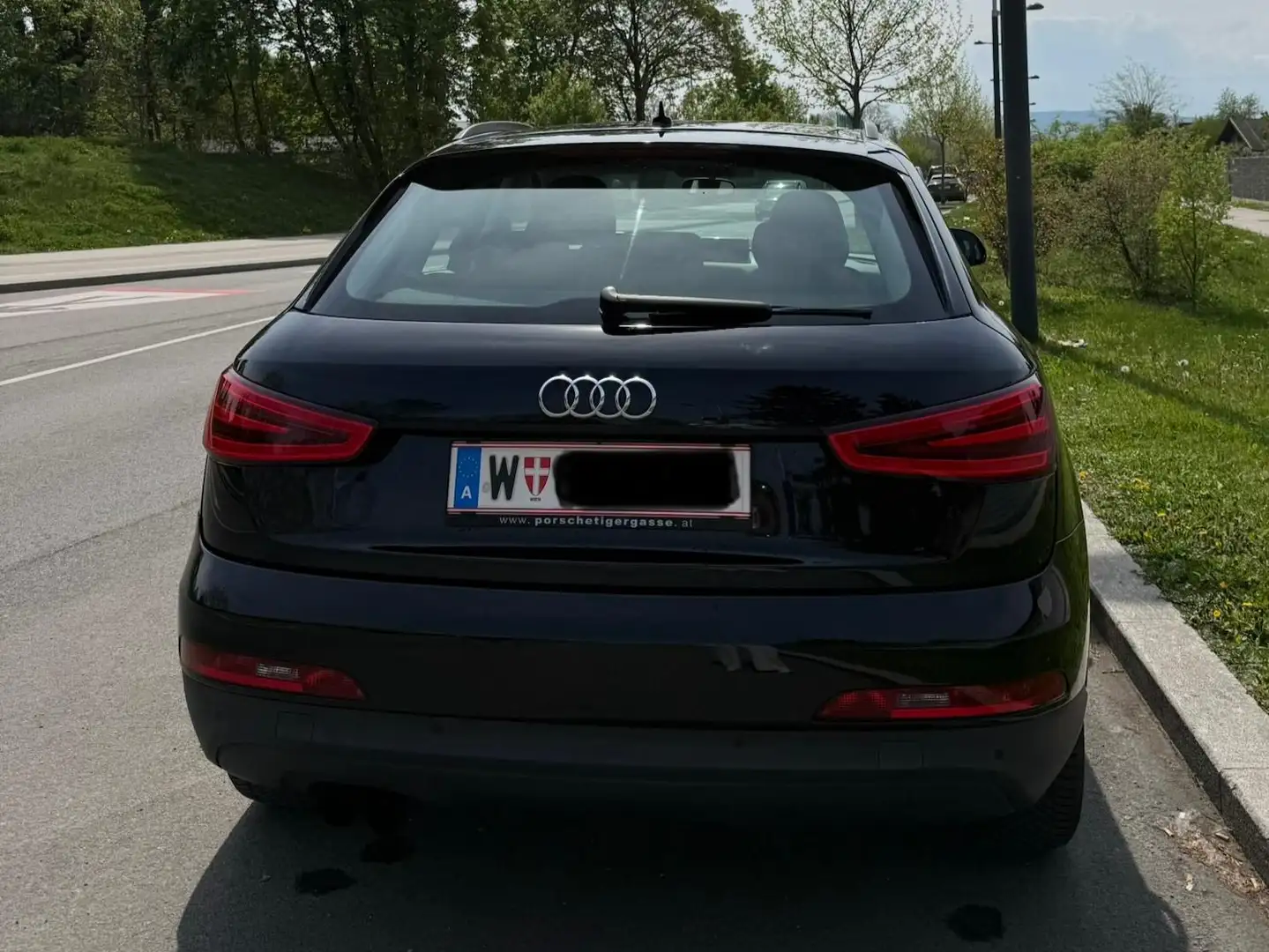 Audi Q3 Q3 2,0 TDI quattro Daylight S-tronic Daylight Schwarz - 2