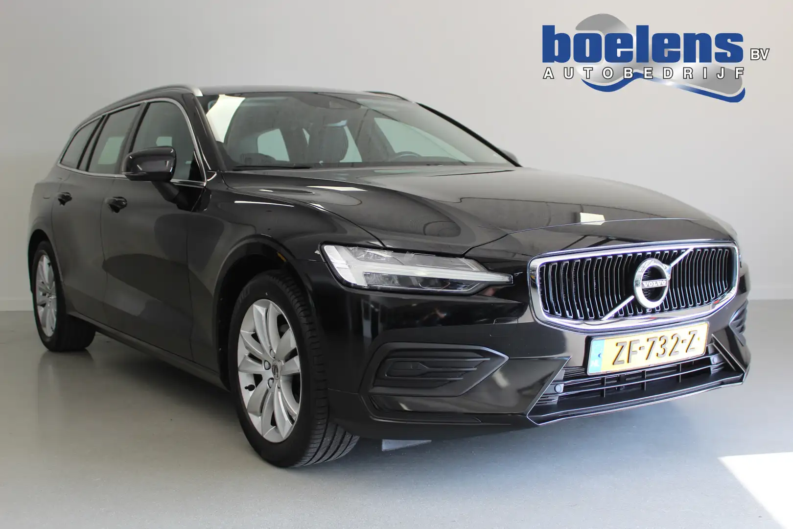 Volvo V60 2.0 D4 Momentum | NL-AUTO+N.A.P! | 191PK | STOEL-V Zwart - 1