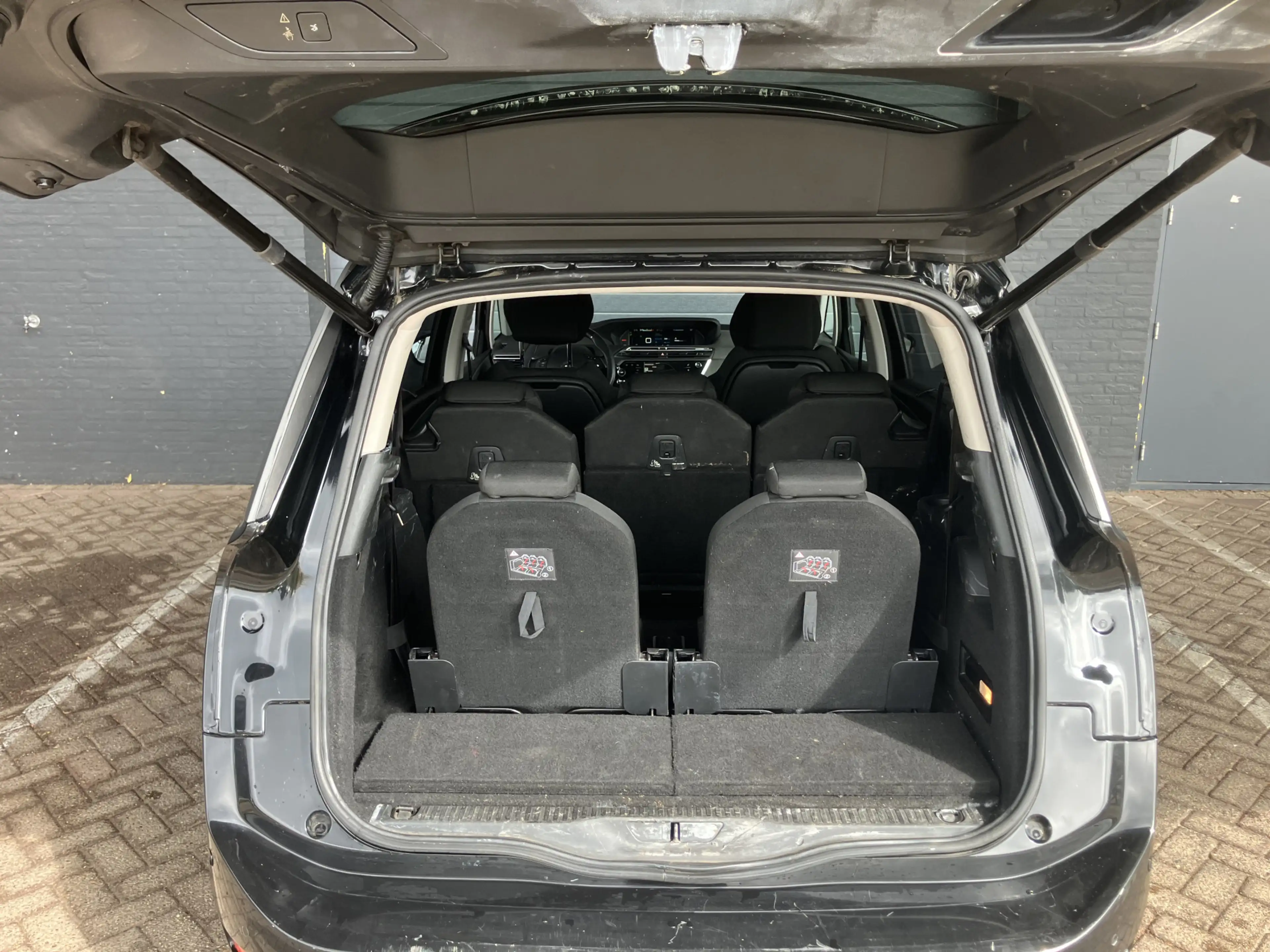 Citroen Grand C4 Picasso 1.6 BlueHDi Shine — photo 6
