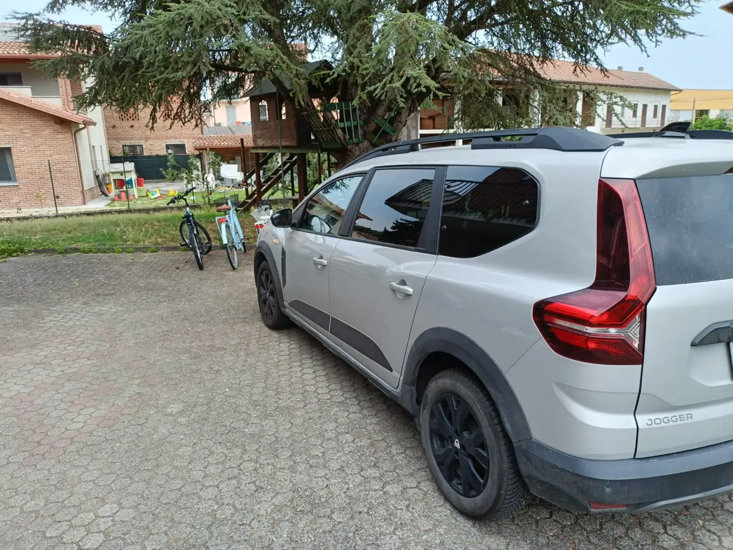 Dacia Jogger Jogger 1.0 tce Extreme UP Gpl 100cv 7 porte Argento - 2