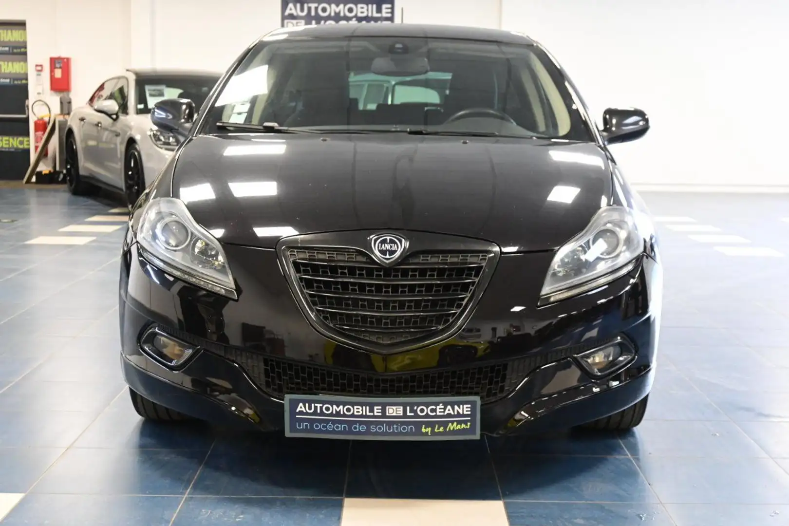Lancia Delta 2014 1.4 T-Jet 120 S By Stade Francais Paris Černá - 2