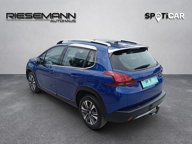 Peugeot 2008 PureTech 110 S&S Allure 6-Gang-Manuell — photo 7