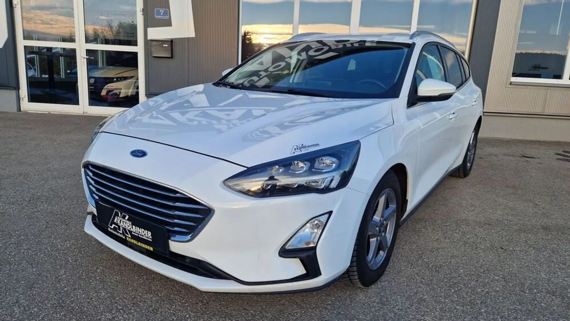 Ford Focus 2,0 EcoBlue SCR Traveller Vignale aut. Weiß - 1