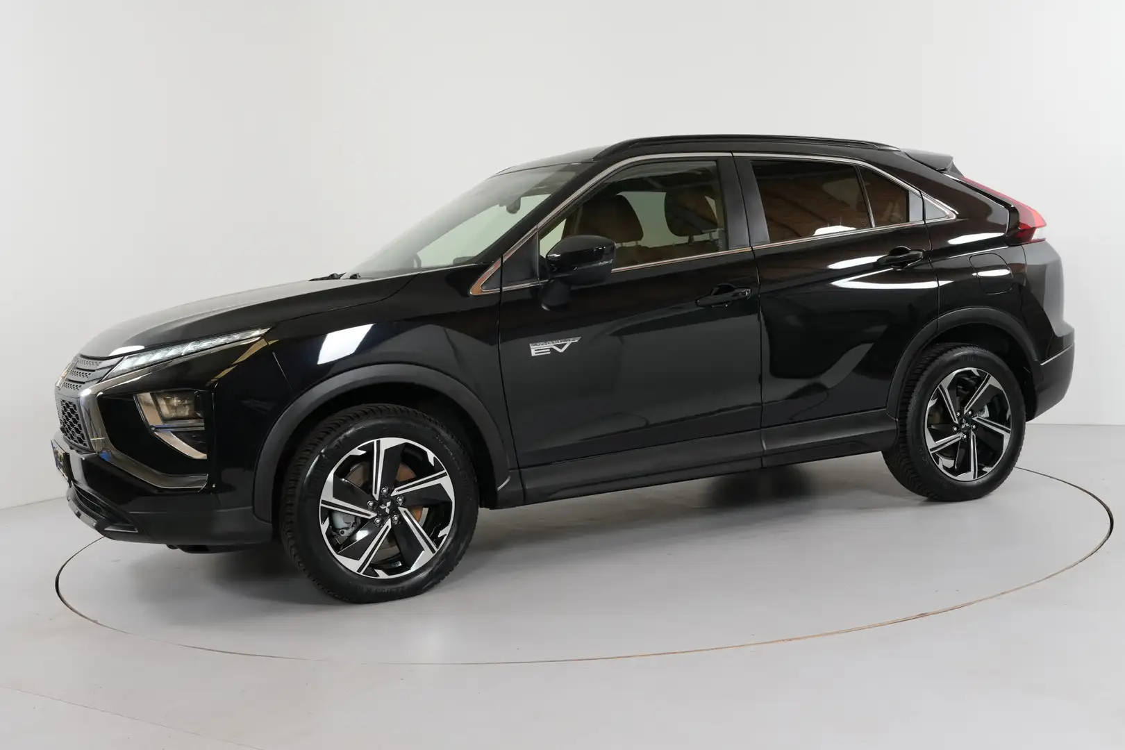 Mitsubishi Eclipse Cross 2.4 PHEV Intense | Camera | Cruise |Stl. verw. | A Schwarz - 2