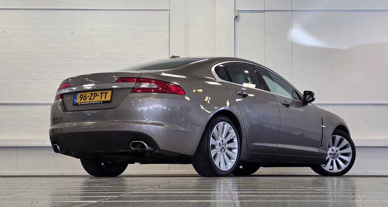 Jaguar XF 3.0 V6 Premium Luxury 3e Eigenaar Xenon Winterpakk — photo 6