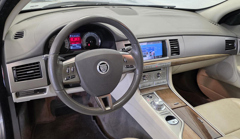 Jaguar XF 3.0 V6 Premium Luxury 3e Eigenaar Xenon Winterpakk — photo 9