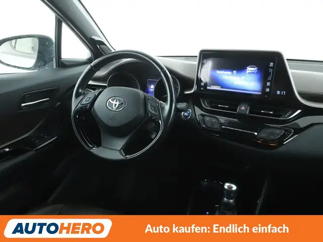 Toyota C-HR view 13