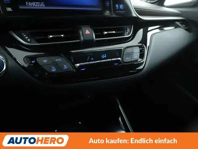 Toyota C-HR view 22