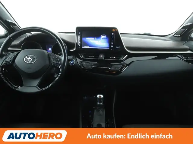 Toyota C-HR view 12