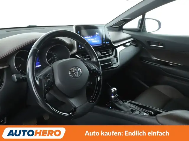 Toyota C-HR view 11
