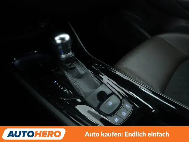 Toyota C-HR view 23