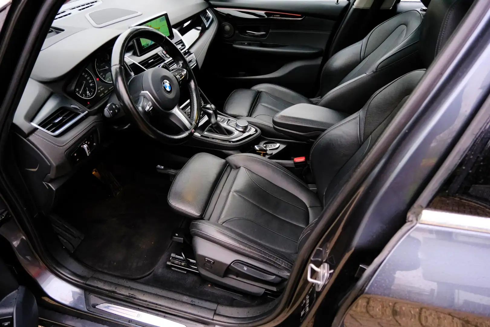 BMW 220 2-serie Gran Tourer 220i 192pk Centennial High Exe Grijs - 2