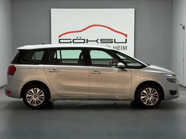 Citroen Grand C4 Picasso view 5