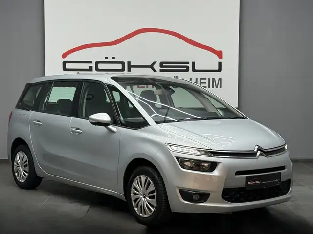 Citroen Grand C4 Picasso view 4