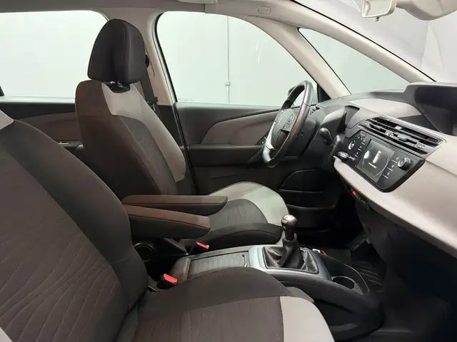 Citroen Grand C4 Picasso view 11