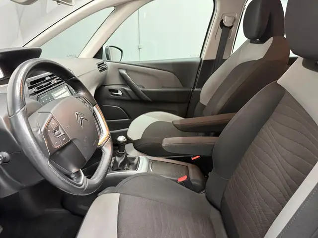 Citroen Grand C4 Picasso view 9