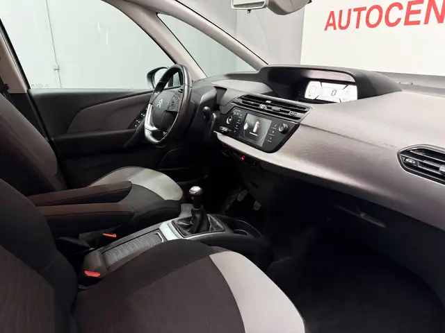 Citroen Grand C4 Picasso view 10