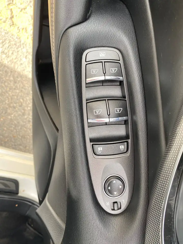 Infiniti Q50 снимка Infiniti Q50