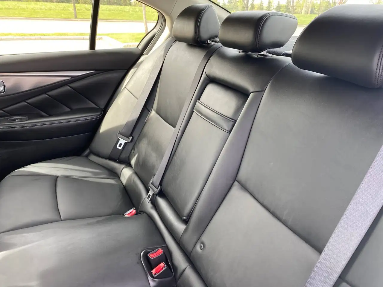 Infiniti Q50 снимка Infiniti Q50
