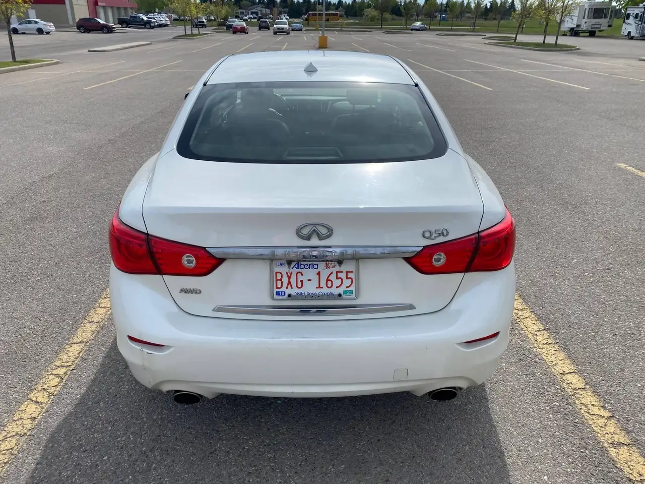 Infiniti Q50 снимка Infiniti Q50