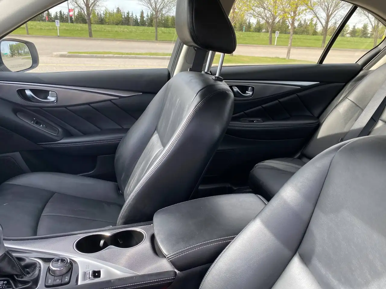 Infiniti Q50 снимка Infiniti Q50