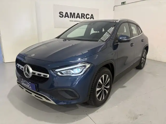 Mercedes-Benz GLA 250 250e