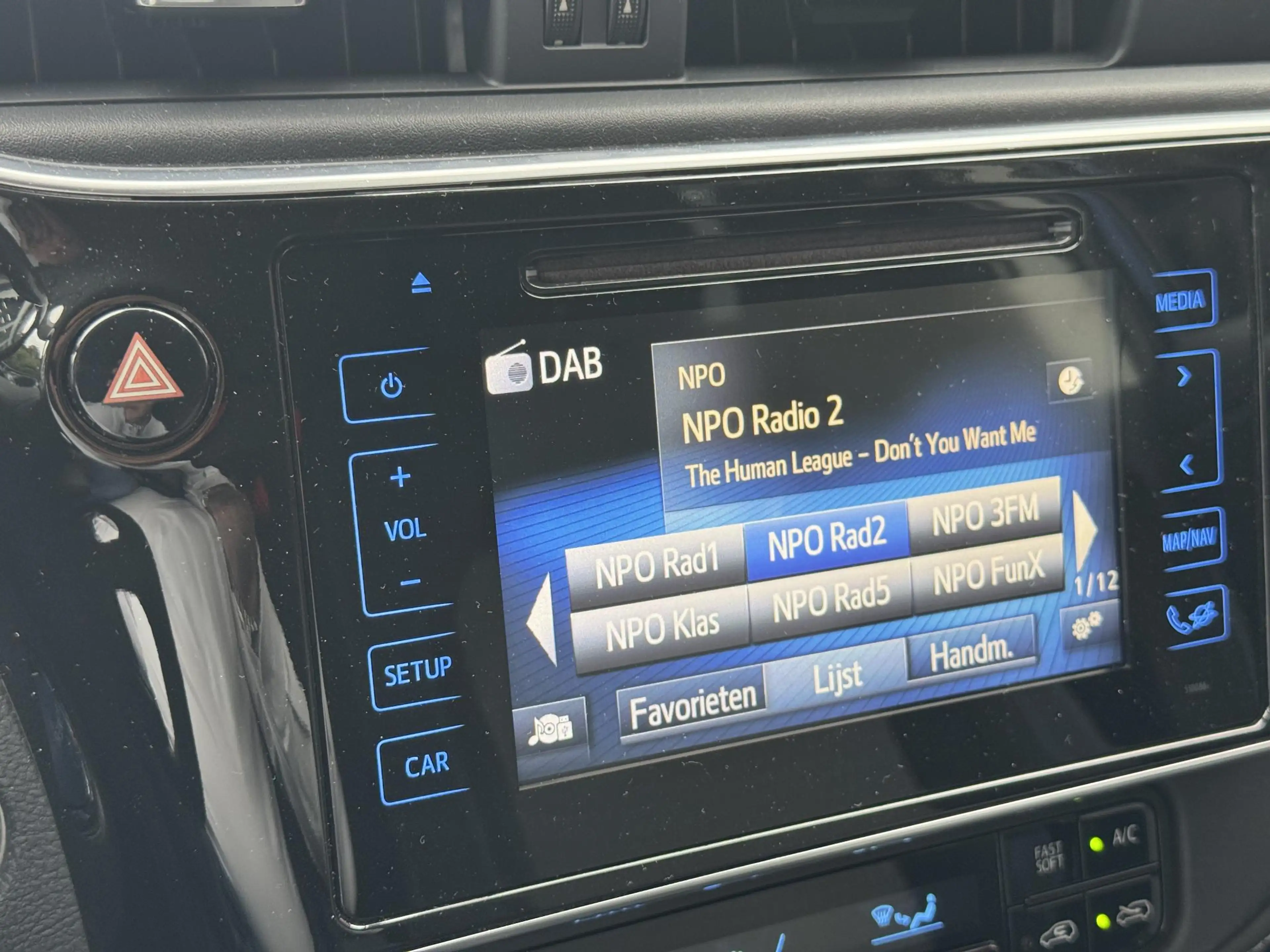 Toyota Auris 1.8 Hybrid Dynamic LUXE STOELEN CRUISECONTROL CLIM — photo 13