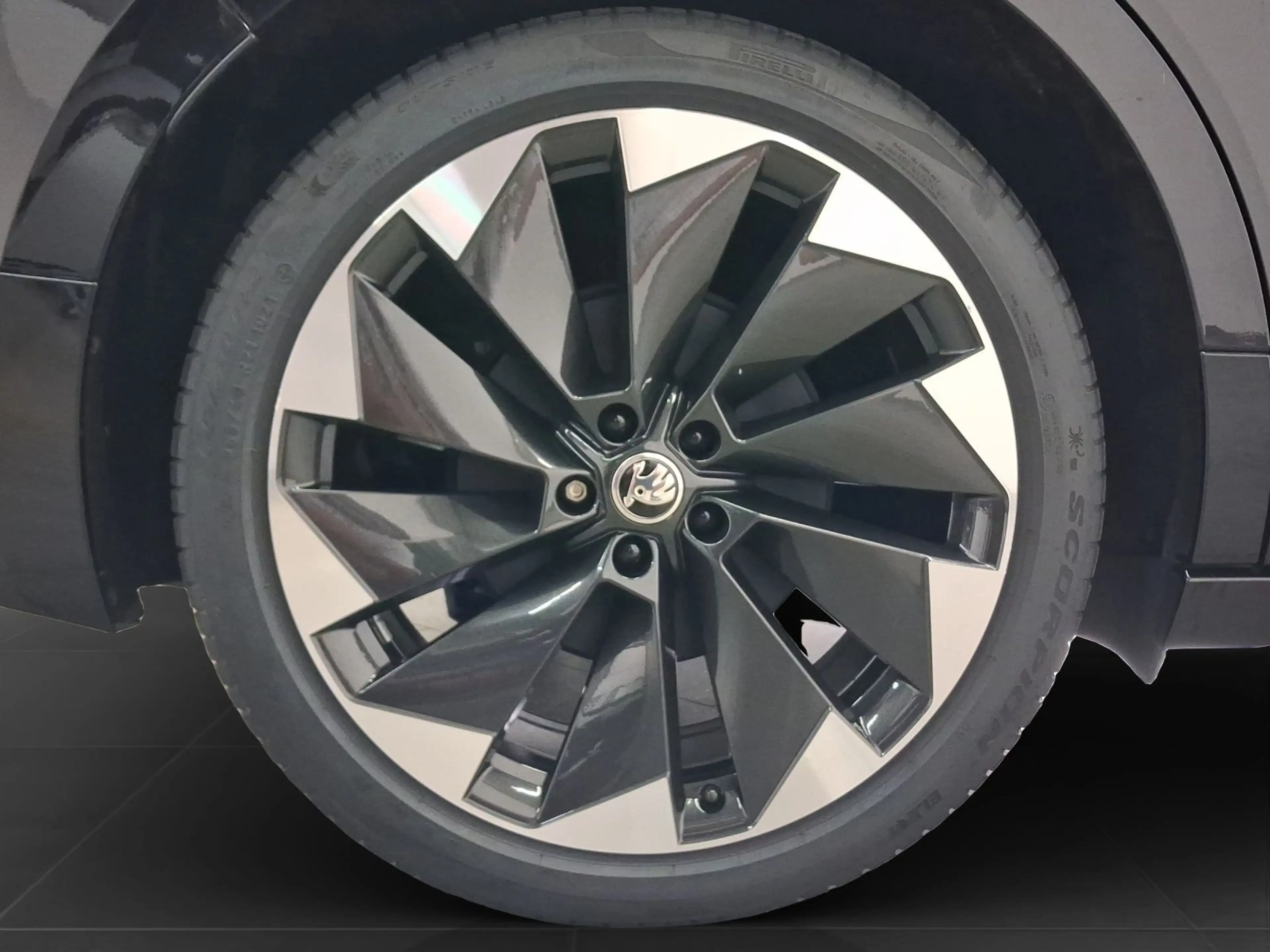 Skoda Enyaq 85X SPORTLINE PANO LM21 AHK CANTON — photo 7