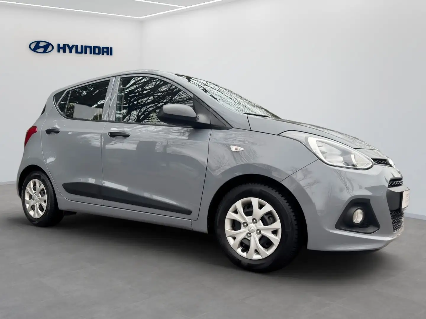 Hyundai i10 Classic Grau - 2