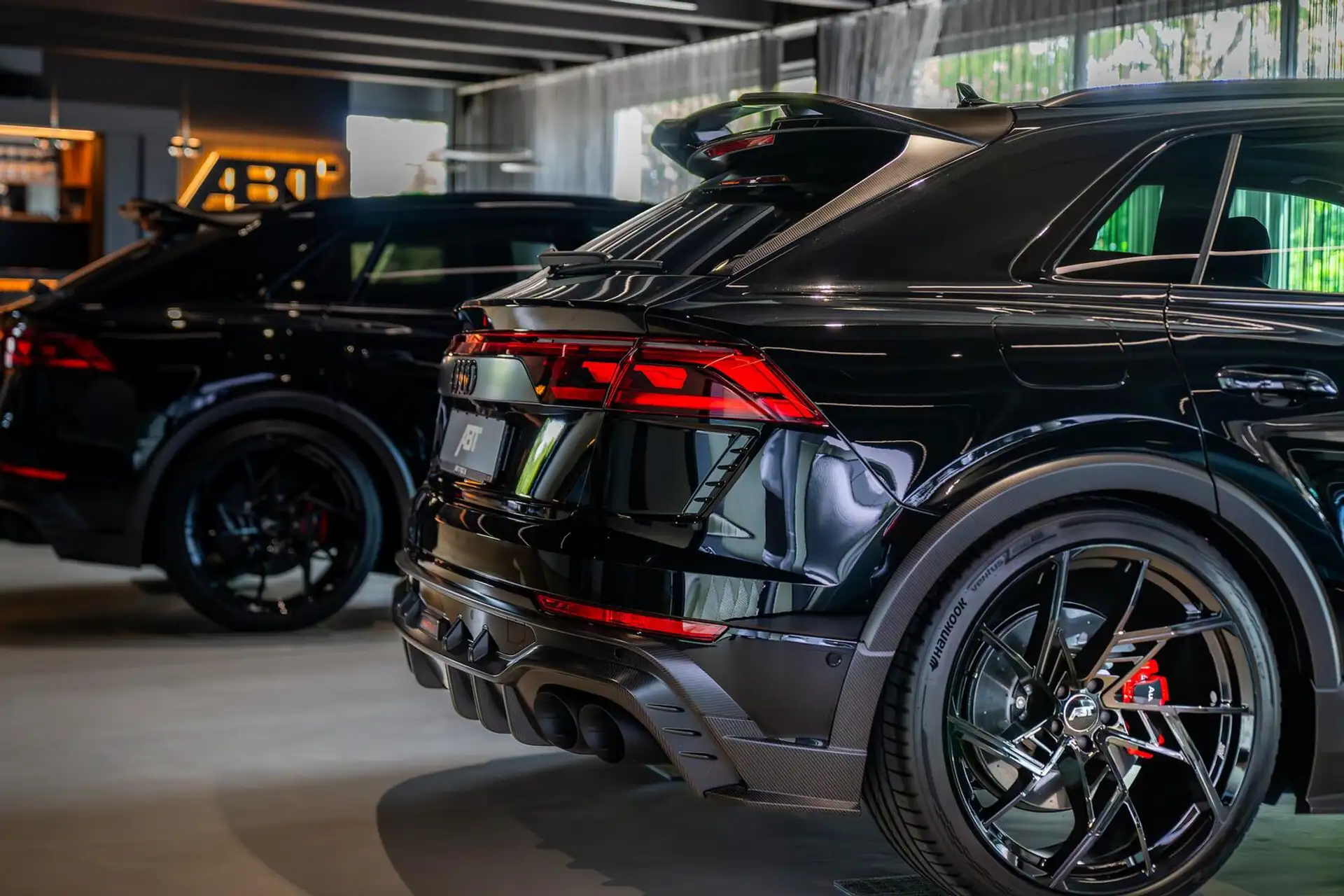 아우디 RSQ8 4.0 TFSI 2026 네이비 사진 2