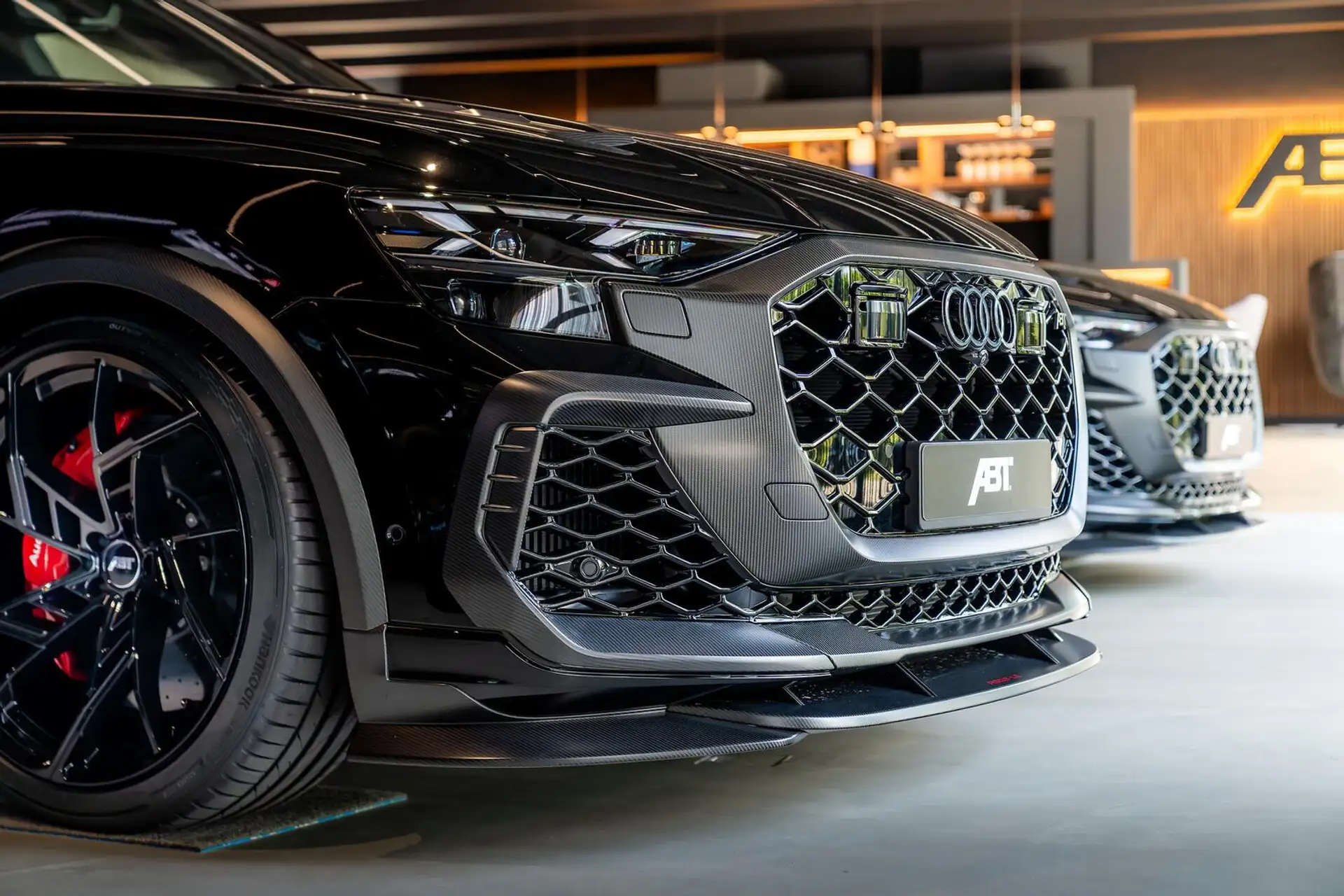 아우디 RSQ8 4.0 TFSI 2026 네이비 사진 3