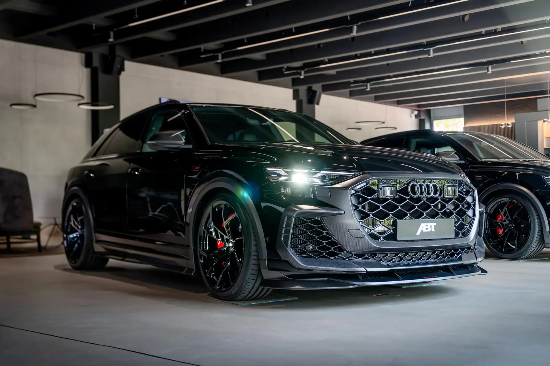 아우디 RSQ8 4.0 TFSI 2026 네이비 사진 1