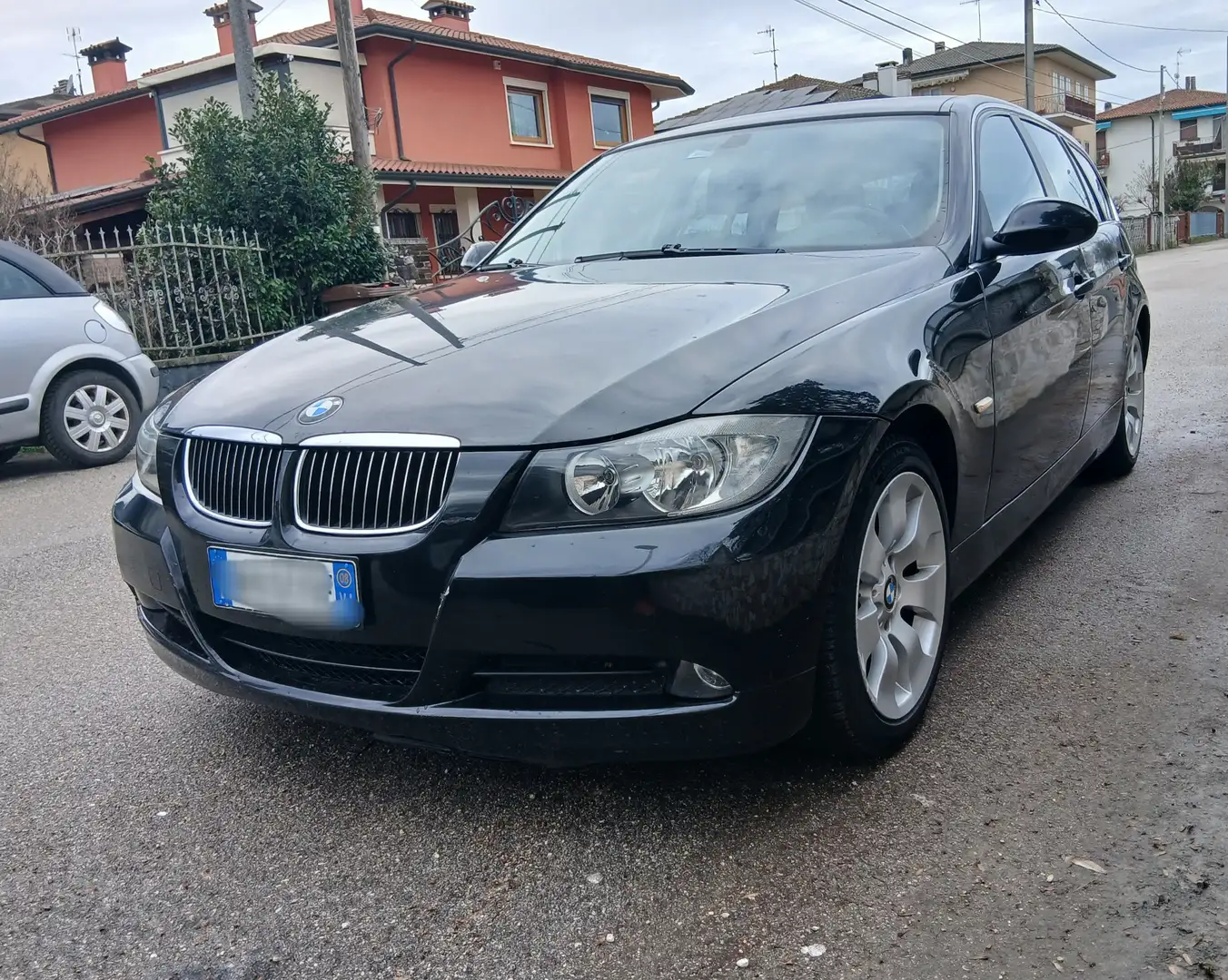 BMW 330 330xd Touring - 1