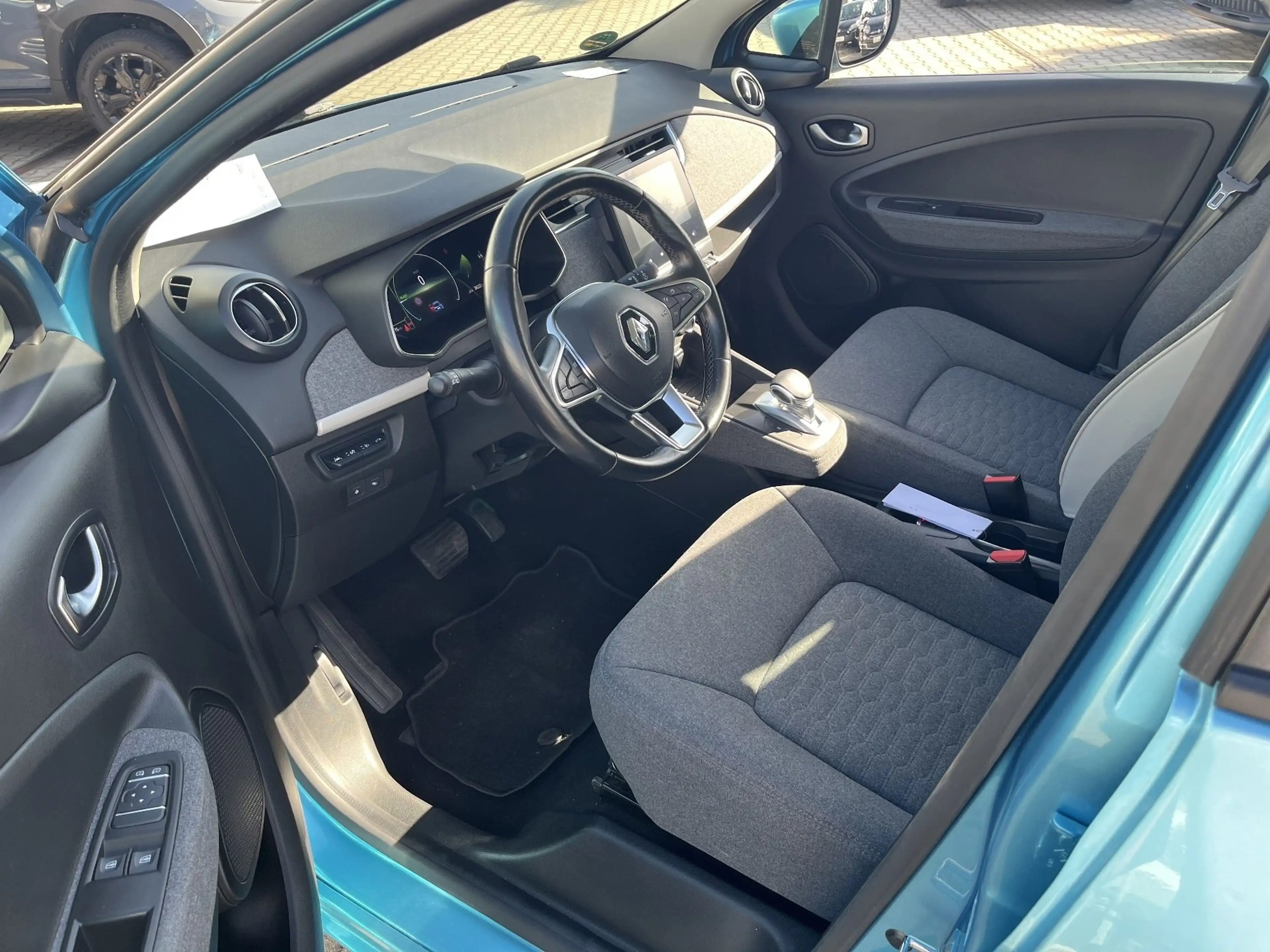 Renault ZOE Experience ZE.50 — photo 9