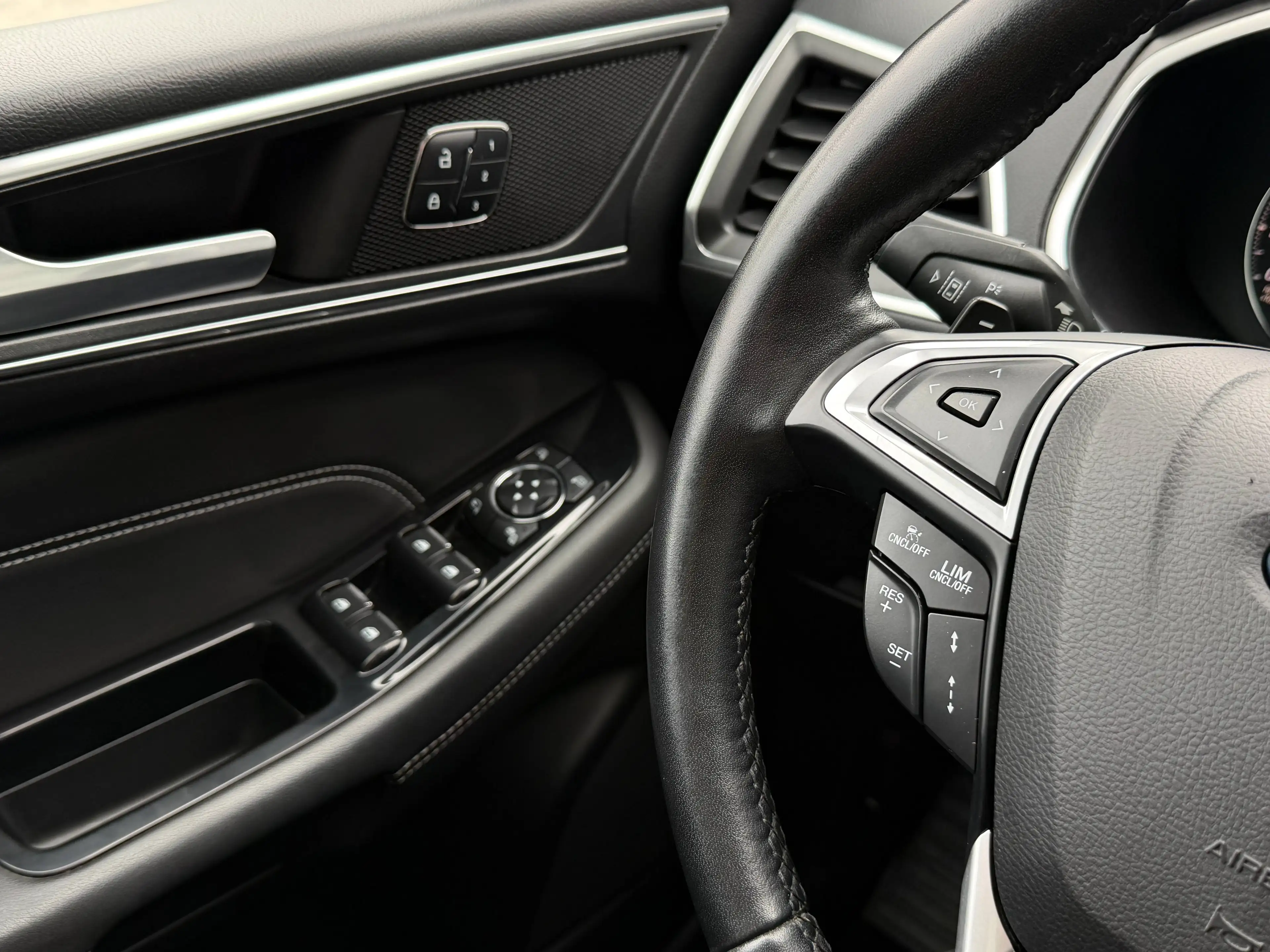Ford Galaxy Titanium *7 Sitze* Panorama Standheizung Memory Sitze Leder TOP Zustand — photo 14