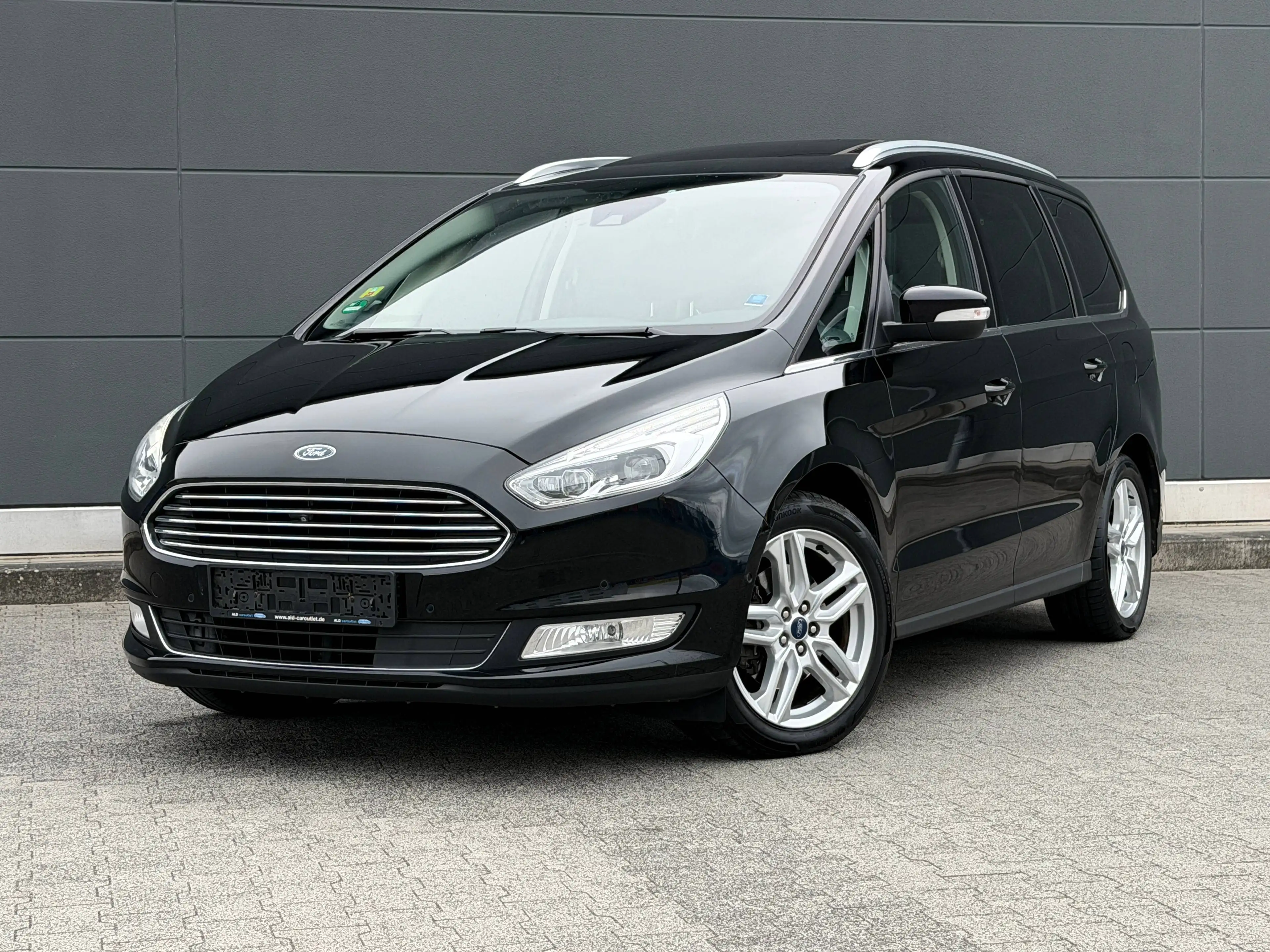 Ford Galaxy Titanium *7 Sitze* Panorama Standheizung Memory Sitze Leder TOP Zustand — photo 9