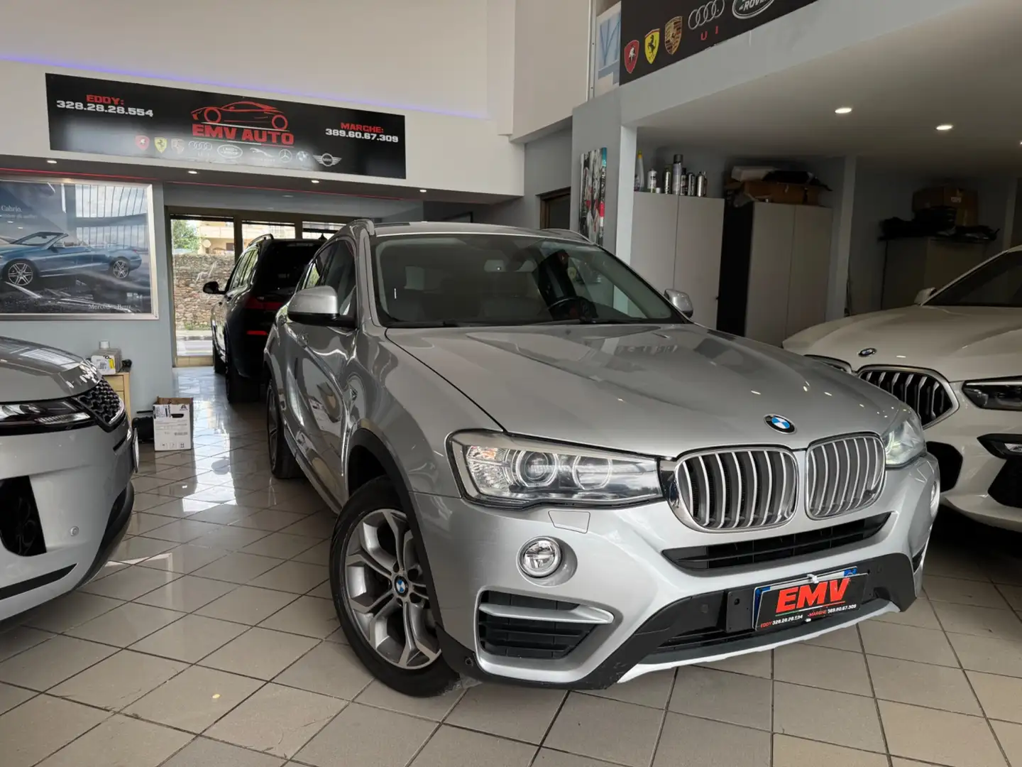 BMW X4 xDrive20d xLine Stříbrná - 1