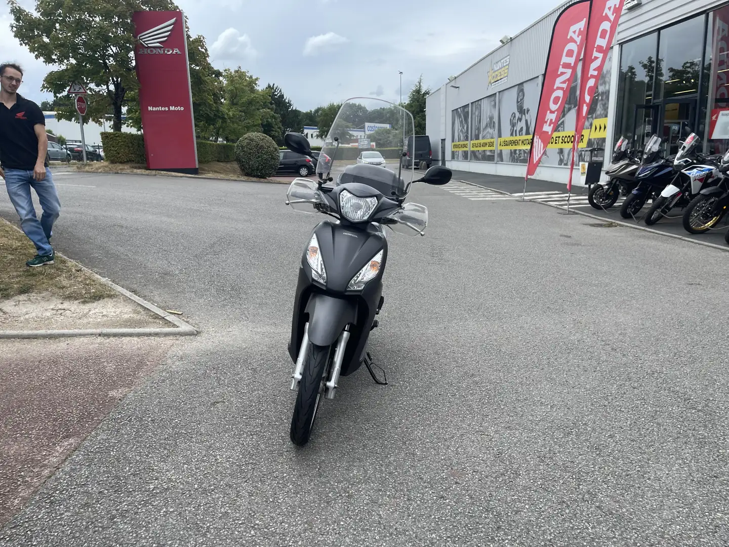 Honda NSC 110 Gris - 2