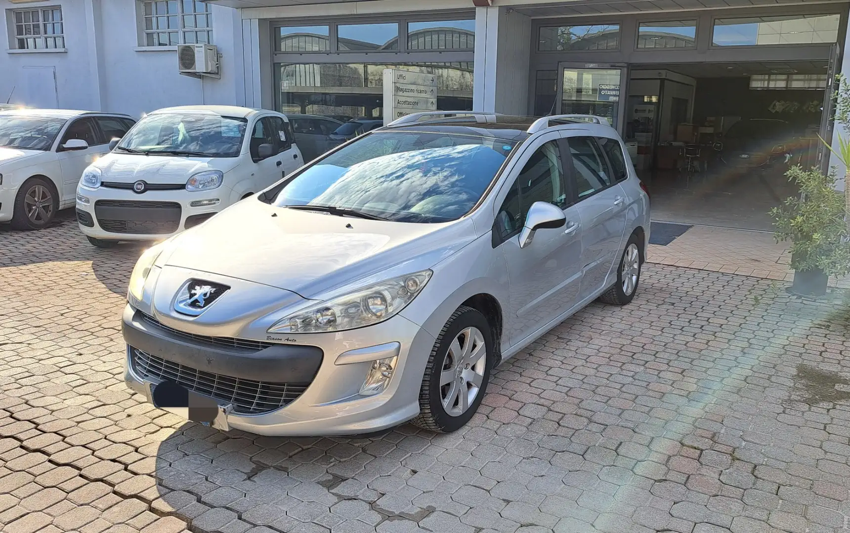Peugeot 308 1.6 HDi 110CV SW Premium 7 Posti Argent - 2