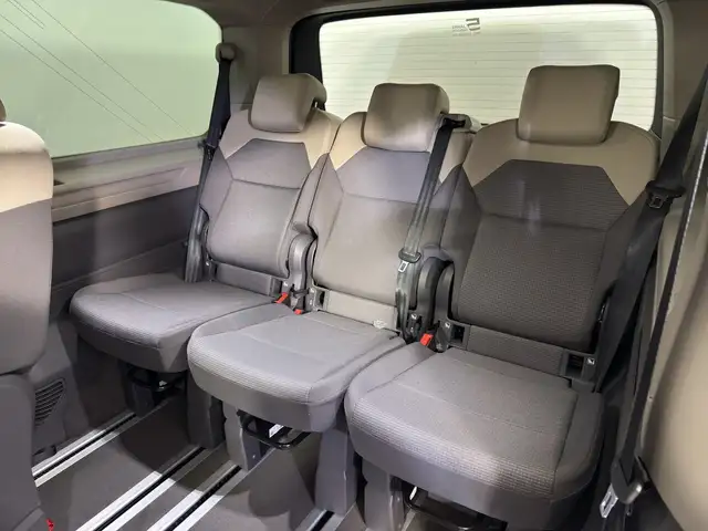 Volkswagen Multivan view 15