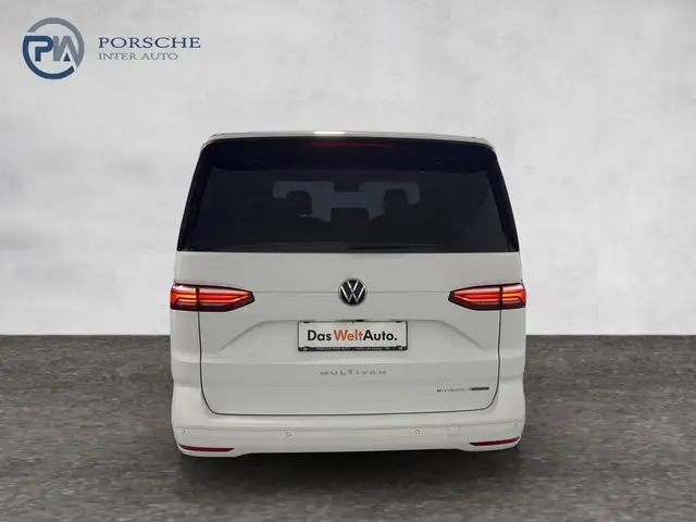 Volkswagen Multivan view 5